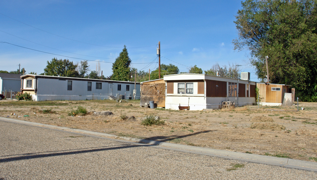 415 1st Ave N in Nampa, ID - Building Photo