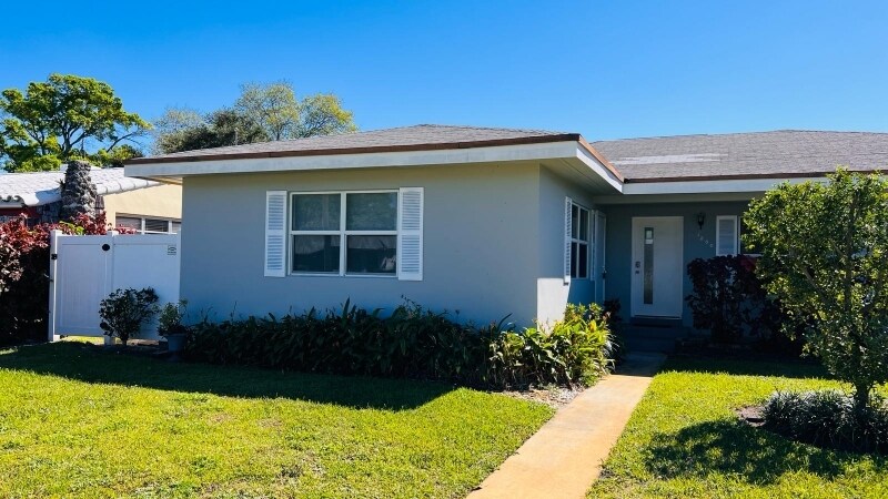 1260 SW 32nd St in Fort Lauderdale, FL - Building Photo