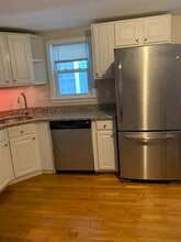 9 Andrew St, Unit 16 in Salem, MA - Foto de edificio - Building Photo