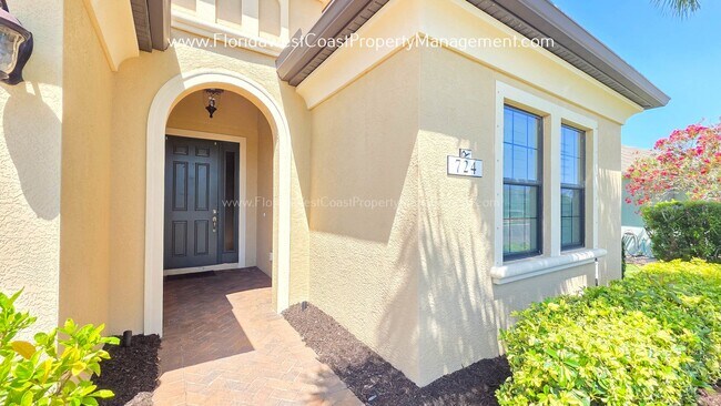 724 Rosemary Cir in Bradenton, FL - Building Photo - Building Photo