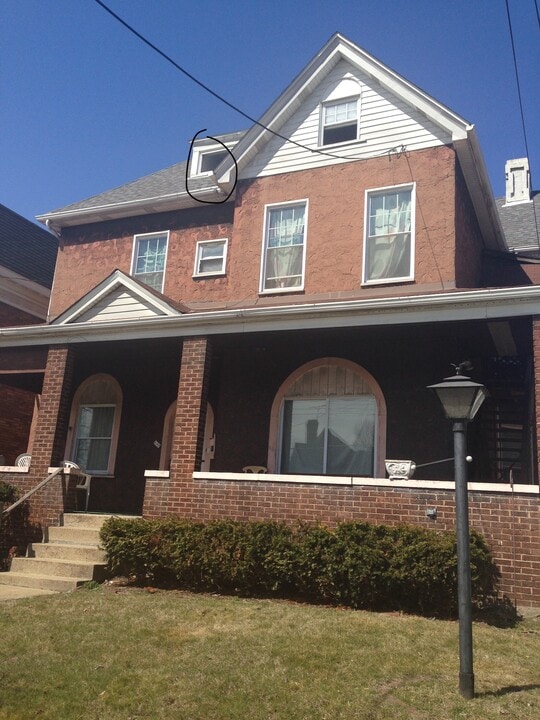 107 Morewood Ave, Unit 1 in Pittsburgh, PA - Foto de edificio