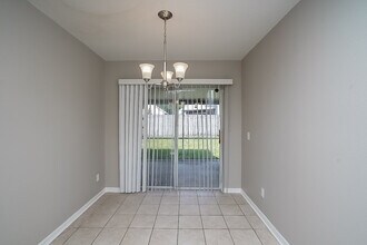 14943 Deer Meadow Dr in Lutz, FL - Building Photo - Building Photo