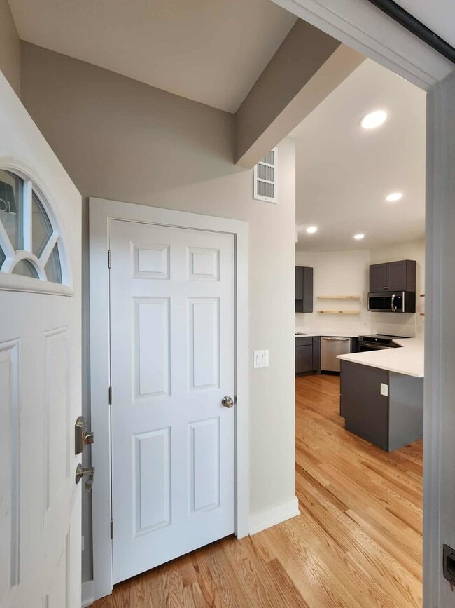 6321 S Eberhart Ave in Chicago, IL - Building Photo - Building Photo