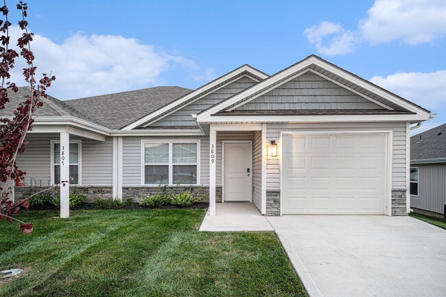 3803 NW 93rd St in Kansas City, MO - Building Photo - Building Photo