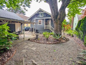3934 SE 33rd Pl in Portland, OR - Building Photo - Building Photo