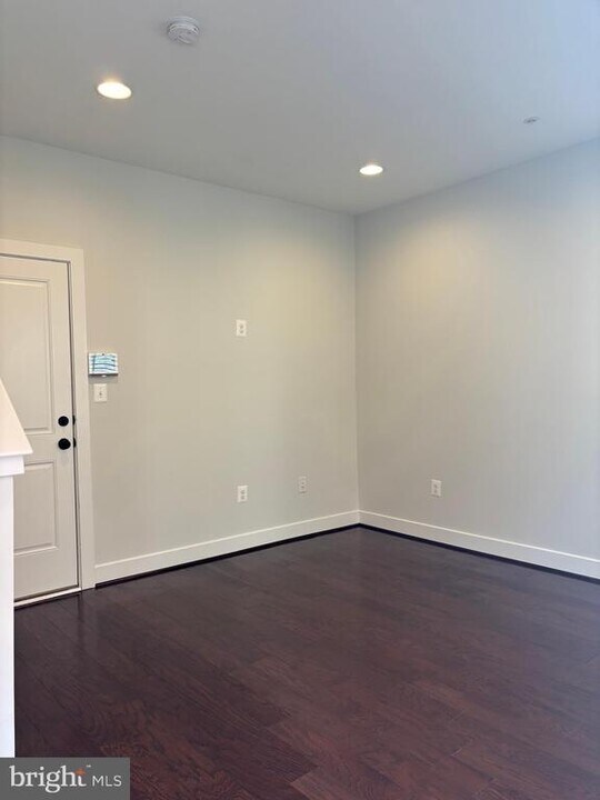 111 Kandinsky Loop in Silver Spring, MD - Building Photo