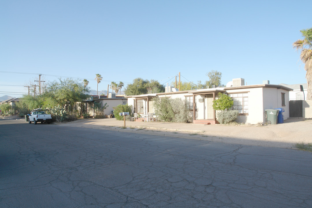 1702-1706 N Tyndall Ave in Tucson, AZ - Building Photo