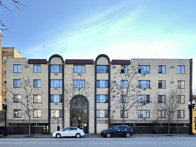 property at 1515 W Morse Ave