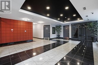 445 Laurier Ave W in Ottawa, ON - Building Photo - Building Photo