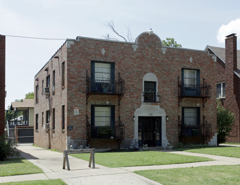 Elms in Tulsa, OK - Foto de edificio