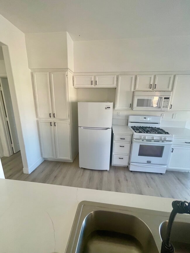 1050 E Cactus Ave, Unit 2017