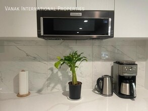 Bright 2-Bedroom Garden Level Suite in West Vancouver, BC - Building Photo - Building Photo