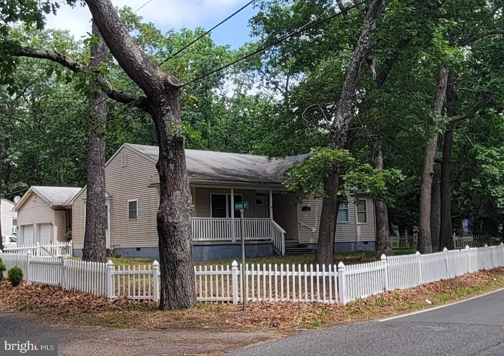 2401 N Lakeshore Dr in Browns Mills, NJ - Building Photo