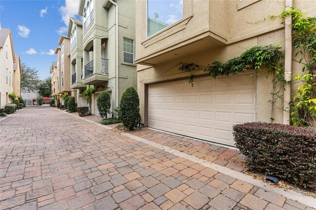 1619 Johnson St in Houston, TX - Building Photo - Building Photo