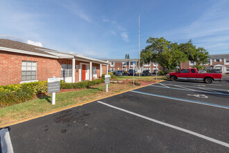 Cortez Plaza Apartments in Bradenton, FL - Foto de edificio - Building Photo