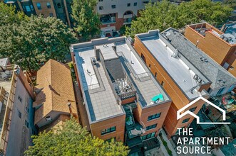 875 W Lill Ave, Unit H in Chicago, IL - Building Photo - Building Photo