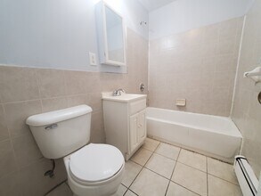 204 Union St, Unit 14 in Jersey City, NJ - Building Photo - Building Photo