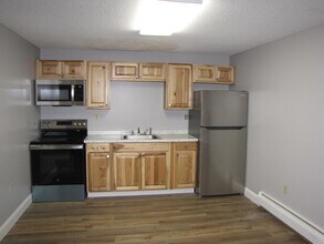 1301 Bodwell Rd in Manchester, NH - Building Photo - Building Photo