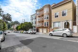 125 Clayton in San Francisco, CA - Building Photo - Building Photo