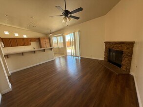 21158 Champanel Rd in Apple Valley, CA - Building Photo - Building Photo