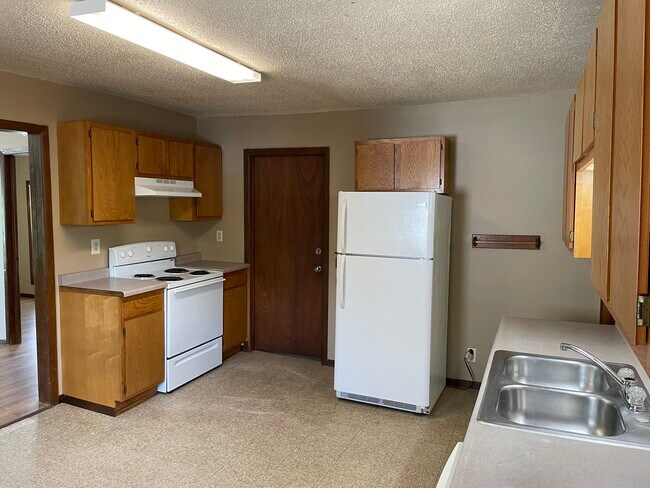 502 Dodge St, Unit 502 Upstairs in Eau Claire, WI - Building Photo - Building Photo