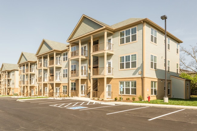 Madison Crest Apartment Homes in Madison, TN - Foto de edificio - Building Photo