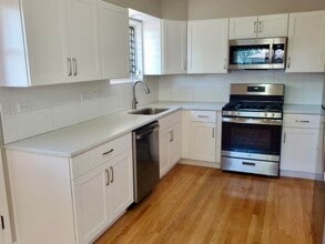 2140 Eastview Dr in Des Plaines, IL - Building Photo - Building Photo