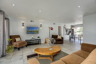 2210 S Calle Palo Fierro