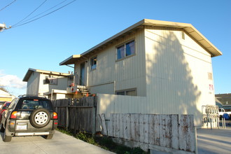 1139 E Laurel Dr in Salinas, CA - Building Photo - Building Photo