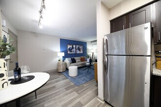 Element at Cedar Bluff in Knoxville, TN - Building Photo - Building Photo