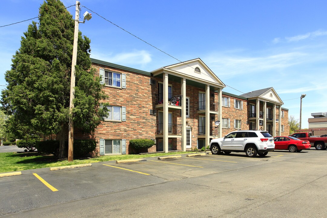 Emerald Overlook Apartments in Cleveland, OH - Building Photo