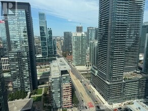 11 Brunel Ct in Toronto, ON - Building Photo - Building Photo