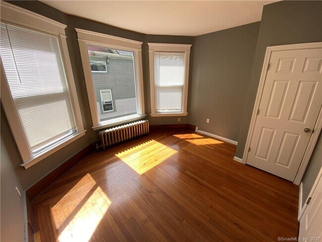 199 Maple St-Unit -2nd Floor in New Haven, CT - Building Photo - Building Photo