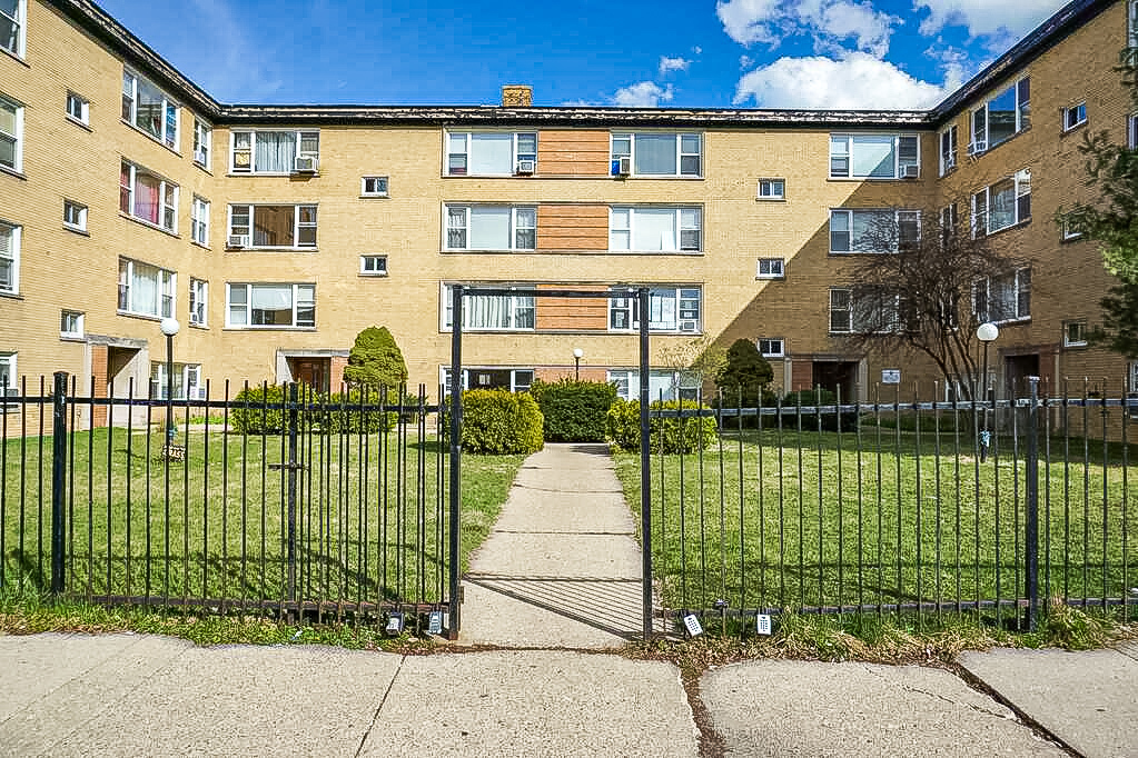 6127 N Seeley Ave in Chicago, IL - Foto de edificio