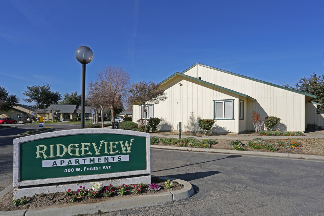 Ridgeview Apartments in Coalinga, CA - Building Photo