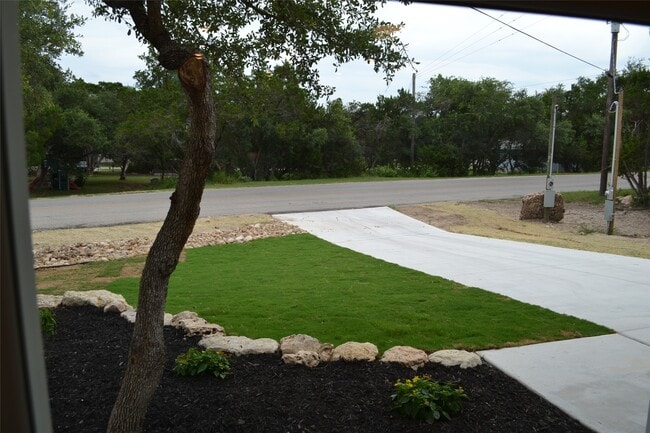 729 Canyon Bend in Canyon Lake, TX - Building Photo - Building Photo