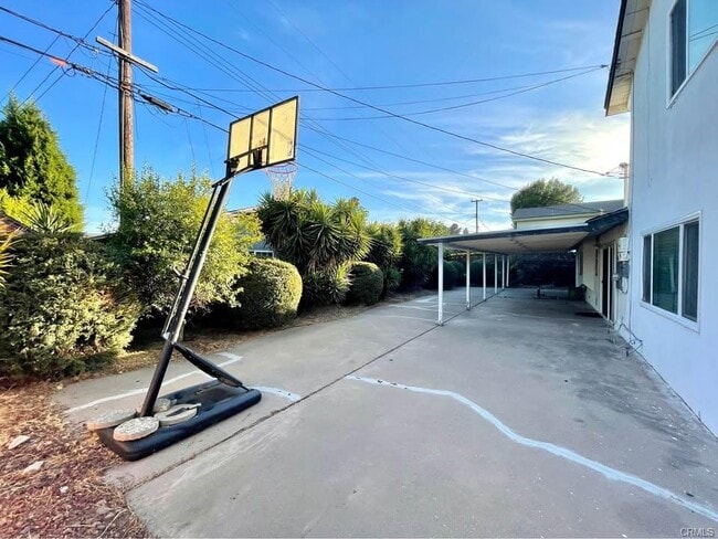 1666 W Chanticleer Rd in Anaheim, CA - Building Photo - Building Photo