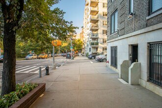 52 Riverside Drive Owners Corp in New York, NY - Foto de edificio - Building Photo