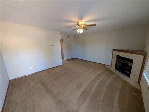 3201 Lois Arlene Cir in Moore, OK - Building Photo - Building Photo