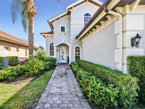 6096 Dogleg Dr in Naples, FL - Building Photo - Building Photo