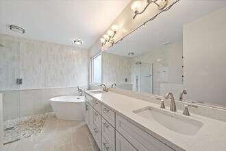 8328 Haven Harbour Way in Bradenton, FL - Building Photo - Building Photo