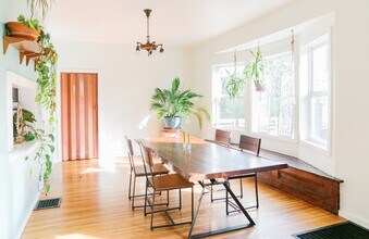 5236 NE 18th Ave in Portland, OR - Foto de edificio - Building Photo