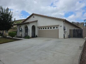4847 Graphite Crk Rd in Jurupa Valley, CA - Building Photo