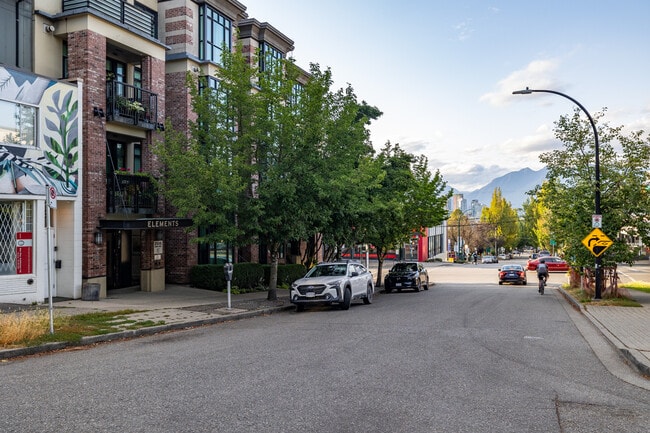 property at 2515 Ontario St