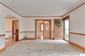 4667 Poppleton Ave in Omaha, NE - Foto de edificio - Building Photo