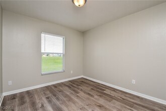 2229 NW Juanita Pl in Cape Coral, FL - Foto de edificio - Building Photo
