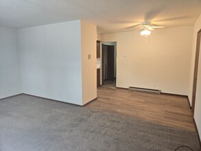 4030 Elmhurst Rd in Toledo, OH - Foto de edificio - Building Photo