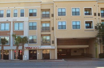 YOUnion at Columbia (Student Housing) in Columbia, SC - Foto de edificio - Building Photo