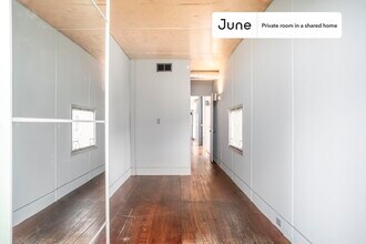 Private bedroom in 6 bed/6 bath Home in Washington, DC - Building Photo - Building Photo