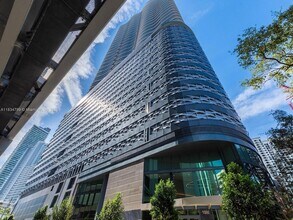 1000 Brickell Plaza, Unit 3204 in Miami, FL - Building Photo - Building Photo